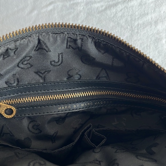 Marc by Marc Jacobs black nylon crossbody bag with gold toned hardware - Picture 5 of 8